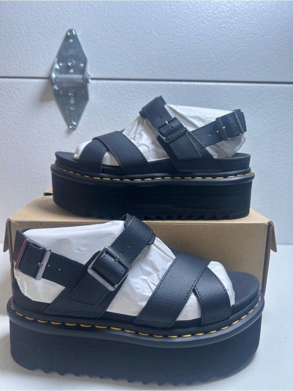 Dr. Martens Voss II Quad Athena sandals Sz 8